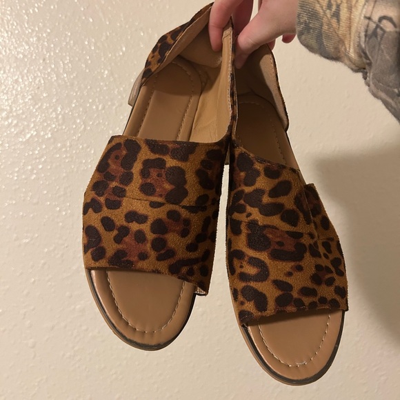 Leopard print heels - Picture 2 of 5